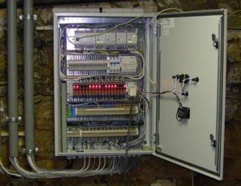 Řízení technologií vytápění velkoobchodu s akvarijními rybkami