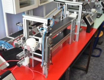 Výuková pracoviště s Foxtrotem na SŠSE, Trnková, Brno