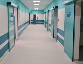 Řízení a monitoring osvětlení zákrokových sálů v Nemocnici České Budějovice