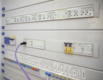 Řízení systému světel v Domu kultury AKORD Ostrava-Zábřeh, Česká republika