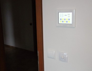 Komplexní řízení technologií administrativní budovy WOMBAT