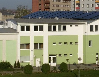 Řízení ekonomického provozu vytápění a přípravy TUV ze solárních panelů, zemních vrtů a tepelného čerpadla - Česká republika