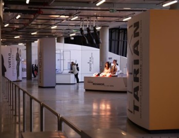 Hra světel ve Světě Techniky v Ostravě-Dolních Vítkovicích, Česká republika