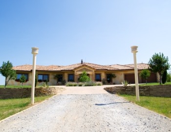 Komplexní řídicí systém pro stylový bungalov - Tvrdošovce, Slovensko