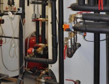 Měřicí a testovací pracoviště solárních panelů firmy Regulus