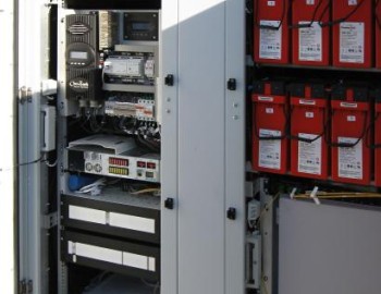 Control system of GSM-R network repeater powered from photovoltaic panels