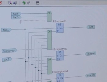 Výuka aplikací programovatelných automatů Foxtrot na SPŠE Pardubice