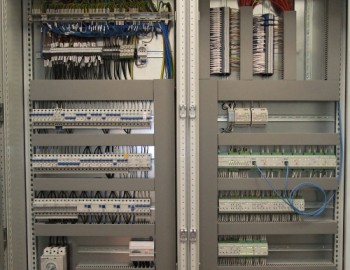 Komplexní řízení technologií administrativní budovy WOMBAT